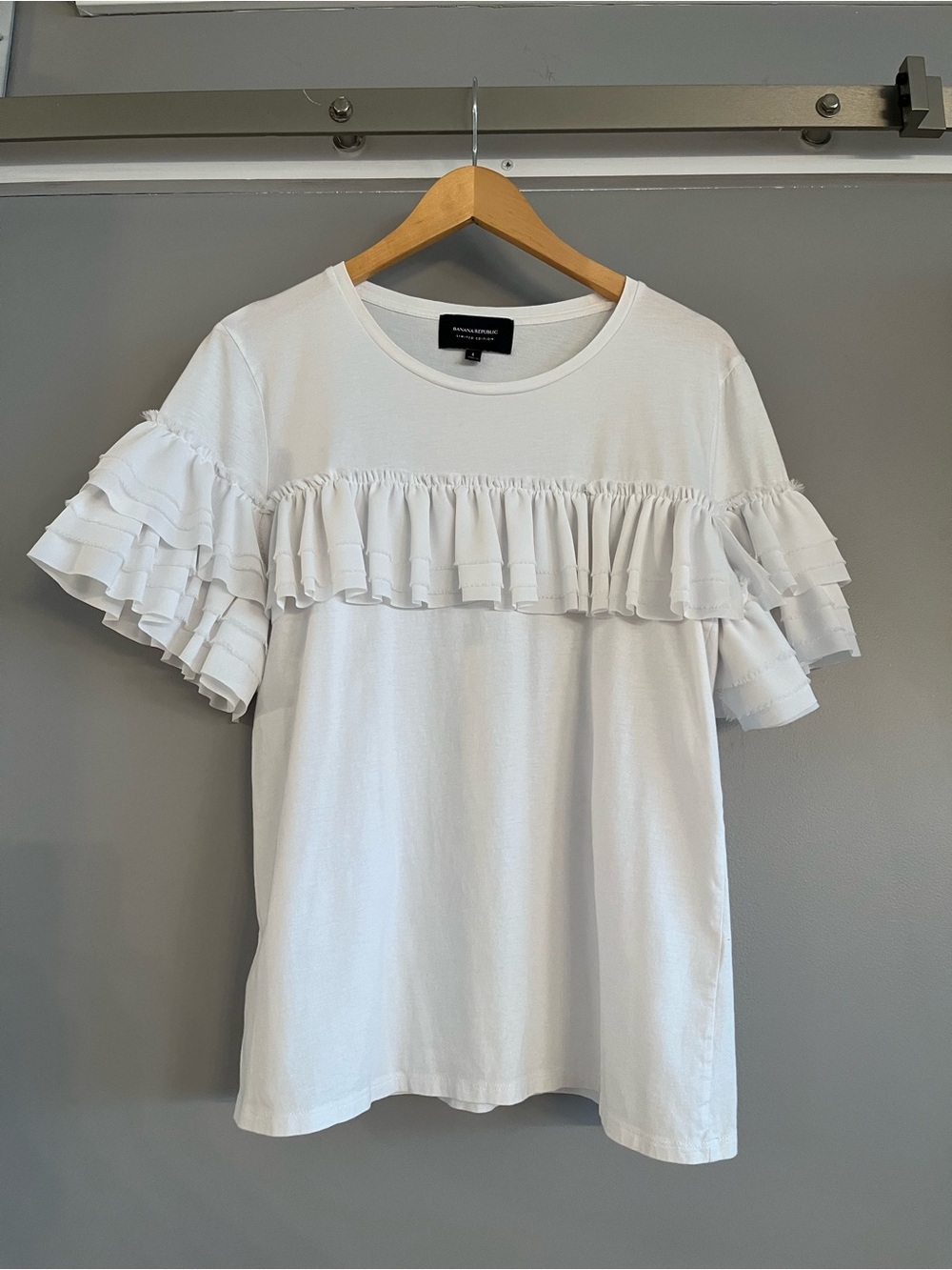 Banana Republic Limited edition White Ruffle Sleeve Tee